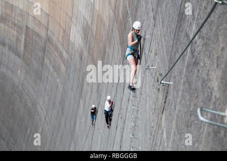 Via Ferrata sur barrage Schlegeis en Autriche Banque D'Images