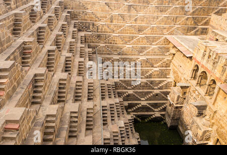 Chand Baori cage situé dans le village d'Abhaneri près de Jaipur en Inde. Banque D'Images