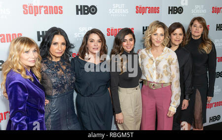 New York, États-Unis. 09Th Jan, 2019. Maureen Van Zandt, Kathrine Narducci, Annabella Sciorra, Jamie-Lynn Sigler, Edie Falco, Ilene S. Landress et Lorraine Bracco Sopranos assister à la Projection et discussion 20e anniversaire au théâtre SVA Crédit : Lev Radin/Pacific Press/Alamy Live News Banque D'Images