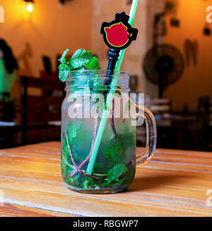 Un mojito pris dans un restaurant à la Havane Cuba mojito Mojito nommé. Banque D'Images