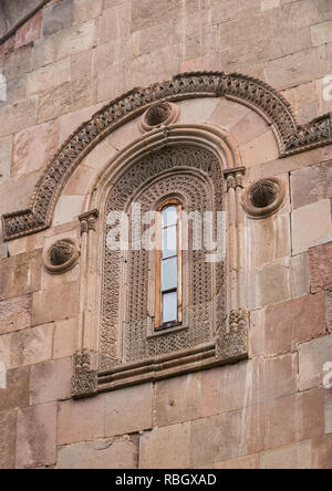 Façade de fragment Eglise de Saint Saba avec décor sculpté en Sapara Monastère, Géorgie Banque D'Images