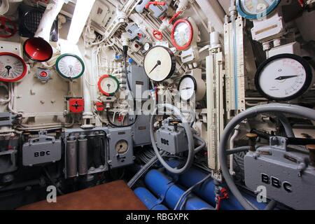 LABOE, ALLEMAGNE - le 30 août 2014 : l'intérieur du sous-marin allemand U-995 (musée) à Laboe. Il est le seul sous-marin type VII dans le monde. Banque D'Images