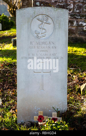 Tombe de matelot Richard Morgan, l'une des dernières victimes de la Première Guerre mondiale, est décédé le 11 novembre 1918, inhumé à l'église de la Sainte Croix Banque D'Images