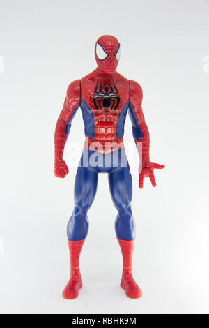 Spider Man Toy classique rétro isolé isolé sur fond blanc. La figure plastique Spiderman. Banque D'Images