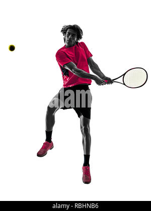 Portrait d'un joueur de tennis hispaniques dans l'homme silhouette studio isolé sur fond blanc Banque D'Images