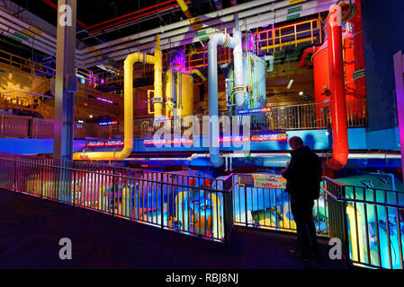 Les pompes et filtration de l'équipement pour les réservoirs à l'intérieur de Ripley's Aquarium of Canada, Toronto (Ontario) Banque D'Images