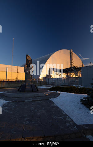 Nouvelle enceinte de confinement de Tchernobyl shield Banque D'Images