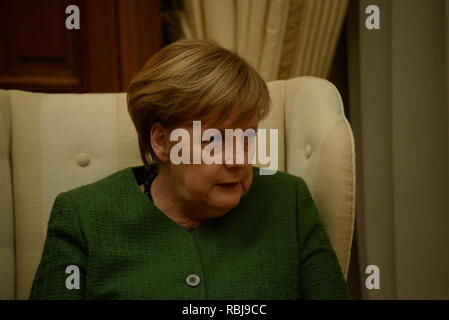 Athènes, Grèce. 10 janvier, 2019. Angela Merkel, chancelière d'Allemagne, lors de la réunion avec le Premier Ministre grec Alexis Tsipras. Le Premier Ministre grec, Alexis Tsipras, a rencontré Angela Merkel, chancelier de l'Allemagne, afin de discuter de la question concernant la Grèce et l'ARYM, économiques et politiques entre les deux pays. Credit : Dimitrios Karvountzis/Pacific Press/Alamy Live News Banque D'Images