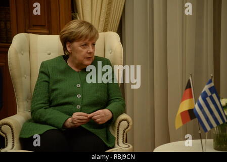 Athènes, Grèce. 10 janvier, 2019. Angela Merkel, chancelière d'Allemagne, lors de la réunion avec le Premier Ministre grec Alexis Tsipras. Le Premier Ministre grec, Alexis Tsipras, a rencontré Angela Merkel, chancelier de l'Allemagne, afin de discuter de la question concernant la Grèce et l'ARYM, économiques et politiques entre les deux pays. Credit : Dimitrios Karvountzis/Pacific Press/Alamy Live News Banque D'Images