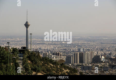 Téhéran, Iran- le 17 septembre 2018 : Milad Tower avec vue panoramique de la ville,Téhéran Iran Banque D'Images