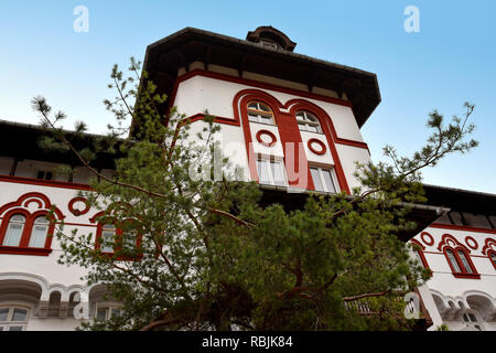 SINAIA, Roumanie - le 7 novembre 2018. Hôtel Caraiman, classée monument historique et patrimoine national, l'un des plus vieux hôtels de la ville de Sinaia, Prahova Valley Banque D'Images