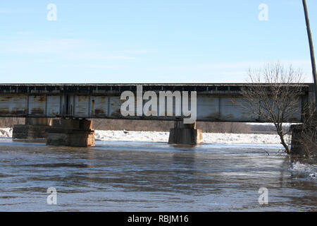 Embâcle sur la rivière Kankakee, dans l'Illinois, USA Banque D'Images