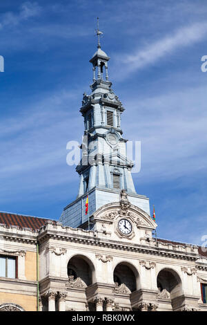La tour de l'horloge de la mairie, Bilbao, Espagne. Banque D'Images