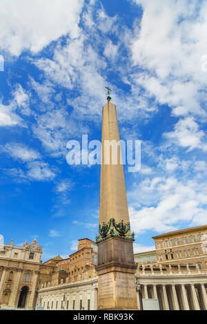 Obélisque sur la place Saint Pierre au Vatican. Vatican Banque D'Images