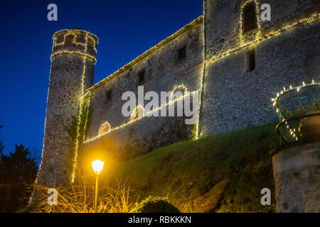 MONTEGEMOLI, ITALIE - janvier 04, 2019 : Le village de Montegemoli durant la période de Noël accueille l'événement sur les crèches, Pomarance municipalités Banque D'Images