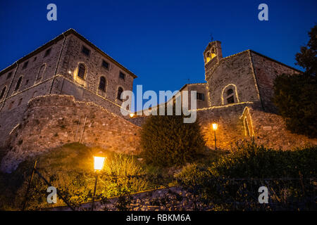 MONTEGEMOLI, ITALIE - janvier 04, 2019 : Le village de Montegemoli durant la période de Noël accueille l'événement sur les crèches, Pomarance municipalités Banque D'Images