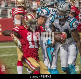 Santa Clara, Californie, États-Unis. Sep 10, 2017. San Francisco 49ers wide receiver Marquise Goodwin (11) célèbre col capture le dimanche 10 septembre 2017, au stade de Lévis à Santa Clara, en Californie. Les Panthère défait les 49ers 23-3. Crédit : Al Golub/ZUMA/Alamy Fil Live News Banque D'Images