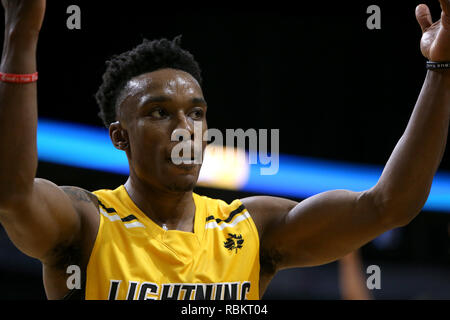 London, Ontario, Canada. 10 janvier, 2019. Le Cape Breton Highlanders revint à Londres avec un 11 et 6 notice et joué un très déterminé London Lightning équipe qui a pris le jeu en prolongation. Dans le supplément de 5 minutes trimestre les Highlanders ont dominé l'éclair et réussi une victoire 129-122. Alex Johnson(6) célèbre grand panier près de la fin de la partie. Luc Durda/Alamy live news Banque D'Images