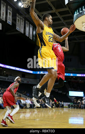 London, Ontario, Canada. 10 janvier, 2019. Le Cape Breton Highlanders revint à Londres avec un 11 et 6 notice et joué un très déterminé London Lightning équipe qui a pris le jeu en prolongation. Dans le supplément de 5 minutes trimestre les Highlanders ont dominé l'éclair et réussi une victoire 129-122.Josiah Moore(23) va vers le panier. Luc Durda/Alamy live news Banque D'Images