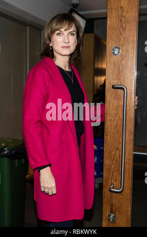 Saint Lukes Church, Old Street, London, UK. 10 janvier, 2019. Fiona Bruce arrive à l'occasion de présenter son premier enregistrement de l'heure des questions. Fiona Bruce est devenue la première femme à présenter le spectacle de remplacer David Dimbleby après le radiodiffuseur s'est retiré du débat montrent après 25 ans., England, UK Crédit : Jeff Gilbert/Alamy Live News Banque D'Images