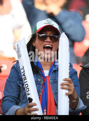 Abu Dhabi, UAE. Jan 11, 2019. Spectateur réagit avant la coupe d'Asie de l'AFC 2019 ÉMIRATS ARABES UNIS 2019 match du groupe C entre la Chine et les Philippines à Abu Dhabi, U.A.E, 11 janvier 2019. Huiwo Crédit : Wu/Xinhua/Alamy Live News Banque D'Images