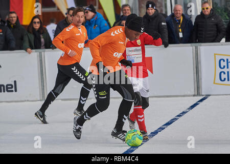 Arosa, Suisse, 11 janvier 2019. Romano Denneboom à la 9e Glace Neige non officiel Coupe du Monde de Football 2019 à Arosa. Crédit : Rolf Simeon/Alamy Live News Banque D'Images