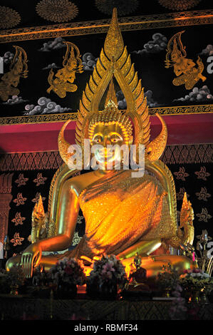 Buddha temple Wat Phan sur Ratchadamnoen Road Chiang Mai Thaïlande Banque D'Images