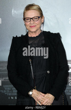 La Mule Première mondiale qui a eu lieu au Regency Village Theatre de Los Angeles, Californie. En vedette : Dianne Wiest Où : Los Angeles, California, United States Quand : 10 Déc 2018 Crédit : Adriana Barraza M./WENN.com Banque D'Images