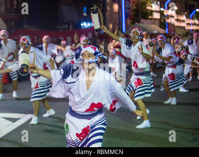 Participants au festival Awa Odori à Tokyo, Japon Banque D'Images