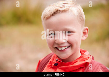 Portrait of pre-teen Caucasian boy outdoors, front view Banque D'Images