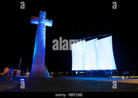 Le monument de Jacques Cartier à Gaspé Lieu historique national au Québec, Canada. Le monument se trouve dans la mémoire de l'explorateur français navire de débarquement à Banque D'Images