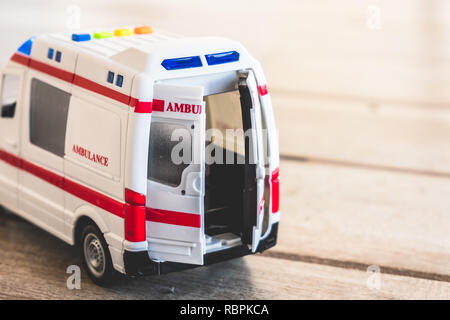 Portes d'ambulance de soins de santé de base toy close up Banque D'Images