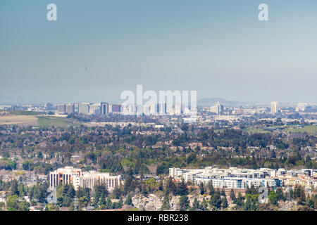 Vue aérienne du centre-ville de San Jose, par temps clair, au sud de la baie de San Francisco, Californie Banque D'Images