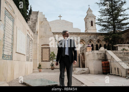 Le Consul Général de France à Jérusalem, Pierre Cochard, visite l'Église du Pater Noster dans le cadre d'une tournée d'actifs français à Jérusalem. L Banque D'Images