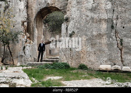 Le Consul Général de France à Jérusalem, Pierre Cochard, visite des tombeaux des rois dans le cadre d'une tournée d'actifs français à Jérusalem. Les Tombes de Banque D'Images