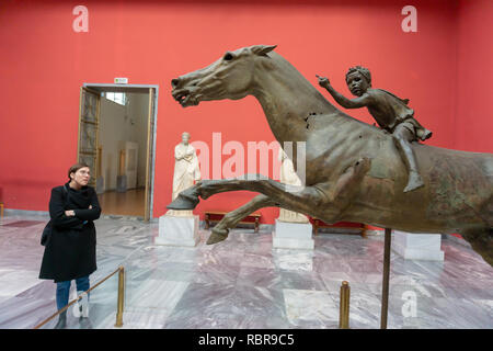 Cette sculpture est tout simplement spectaculaire et on se sent vraiment comme le cheval au galop est à vous. Tout est dit. Banque D'Images