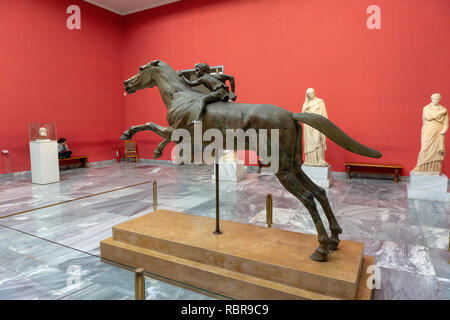 Cette sculpture est tout simplement spectaculaire et on se sent vraiment comme le cheval au galop est à vous. Tout est dit. Banque D'Images