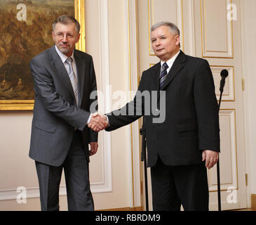 Varsovie, Mazovie / Pologne - 2006/07/27 - Lituanie : Gediminas KIRKILAS Premier Ministre avec le Premier ministre polonais Jaroslaw Kaczynski lors de dip officielle Banque D'Images