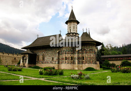 L'église orthodoxe du monastère Sucevita peint, la Moldavie, la Bucovine, Roumanie Banque D'Images