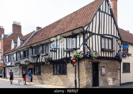 16e siècle Blue Pig Inn, Vine Street, Grantham, Lincolnshire, Angleterre, Royaume-Uni Banque D'Images