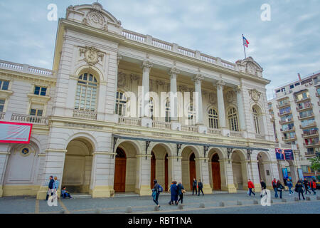 SANTIAGO, CHILI - 14 septembre 2018 : vue extérieure de la façade du théâtre municipal, ville de Santiago, capitale du Chili en Amérique du Sud Banque D'Images