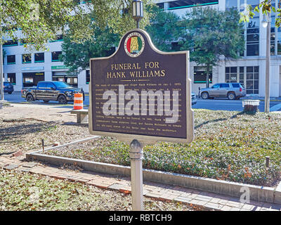 Repère historique ou Hank Williams Memorial décrivant les funérailles en 1953 dans la ville de Montgomery en Alabama, USA. Banque D'Images