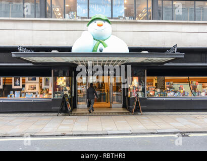 Raymond Briggs' Bonhomme en dehors de Waterstones flagship sur Piccadilly, Londres, UK Banque D'Images