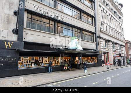 Raymond Briggs' Bonhomme en dehors de Waterstones flagship sur Piccadilly, Londres, UK Banque D'Images