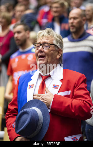 Herning, Danemark. Jan 11, 2019. Fans norvégiens lors de la groupe C match de hand entre la Tunisie et la Norvège dans la Jyske Bank Boxen à Herning au cours de l'IHF 2019 Championnat du Monde de handball en Allemagne/Danemark. Credit : Lars Moeller/ZUMA/Alamy Fil Live News Banque D'Images