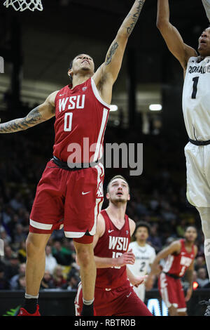 Boulder, CO, USA. 10 janvier, 2019. Washington State Cougars avant Ésaïe Wade (0) tente de bloquer le coup du Colorado Buffaloes guard Tyler Bey (1) dans la deuxième moitié de la Coors Events Center à Boulder, CO. CU battre Washington State 92-60. Credit : csm/Alamy Live News Banque D'Images