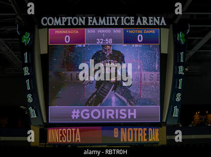 South Bend, Indiana, USA. Jan 11, 2019. Une vue générale du tableau de bord avant le match de hockey de la NCAA l'action entre les Minnesota Golden Gophers et la Notre Dame Fighting Irish à Compton Famille Ice Arena à South Bend, Indiana. John Mersits/CSM/Alamy Live News Banque D'Images