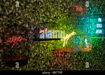 Une superbe soirée d'ouverture à la célèbre Palm Beach Art Moderne. Voici un petit exemple de certains des grands morceaux d'art en vente. Le salon est situé à Palm Beach en Floride, USA, vendredi 11 mai 2019 Credit : Nicky Taylor/ Alamy Live News. Banque D'Images