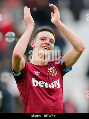 Londres, Royaume-Uni. 12 janvier 2018. Declan Rice de West Ham United célèbre lors de la finale de sifflet de la Premier League match entre West Ham United et Arsenal a joué au stade de Londres, Londres, Royaume-Uni. Photo par : Jason Mitchell/Alamy Live News English Premier League Football et les images sont seulement pour être utilisé dans un contexte éditorial, les images ne sont pas autorisées à être publiés sur un autre site internet, sauf si un permis a été obtenu à partir de DataCo Ltd Crédit : Jason Mitchell/Alamy Live News Banque D'Images