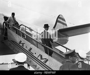 Aankomst op Dr Van Roijen Schiphol , Bestanddeelnr Maarssen, Riem, 934-6987. Banque D'Images